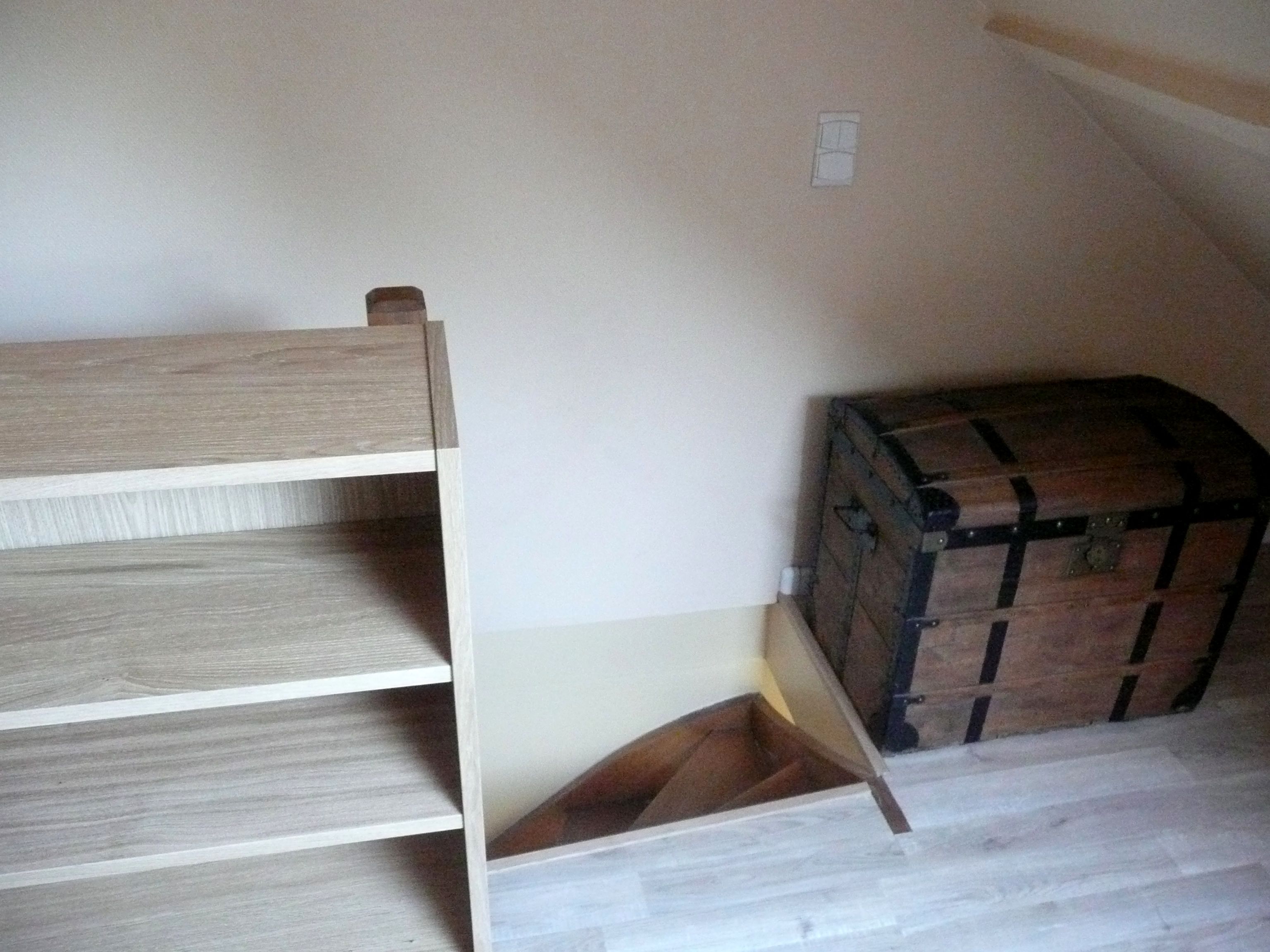 Une grande chambre sous les combles