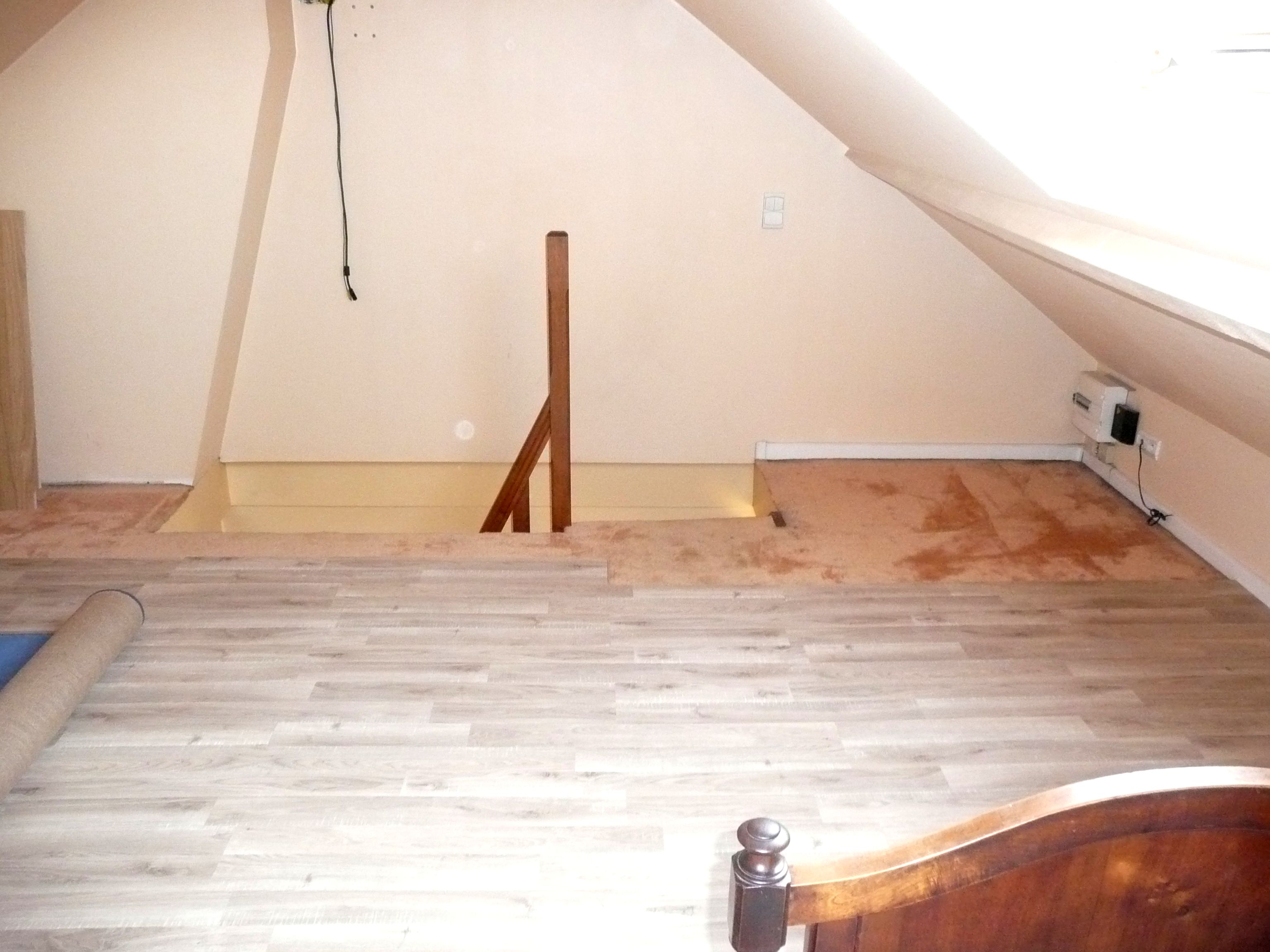 Une grande chambre sous les combles