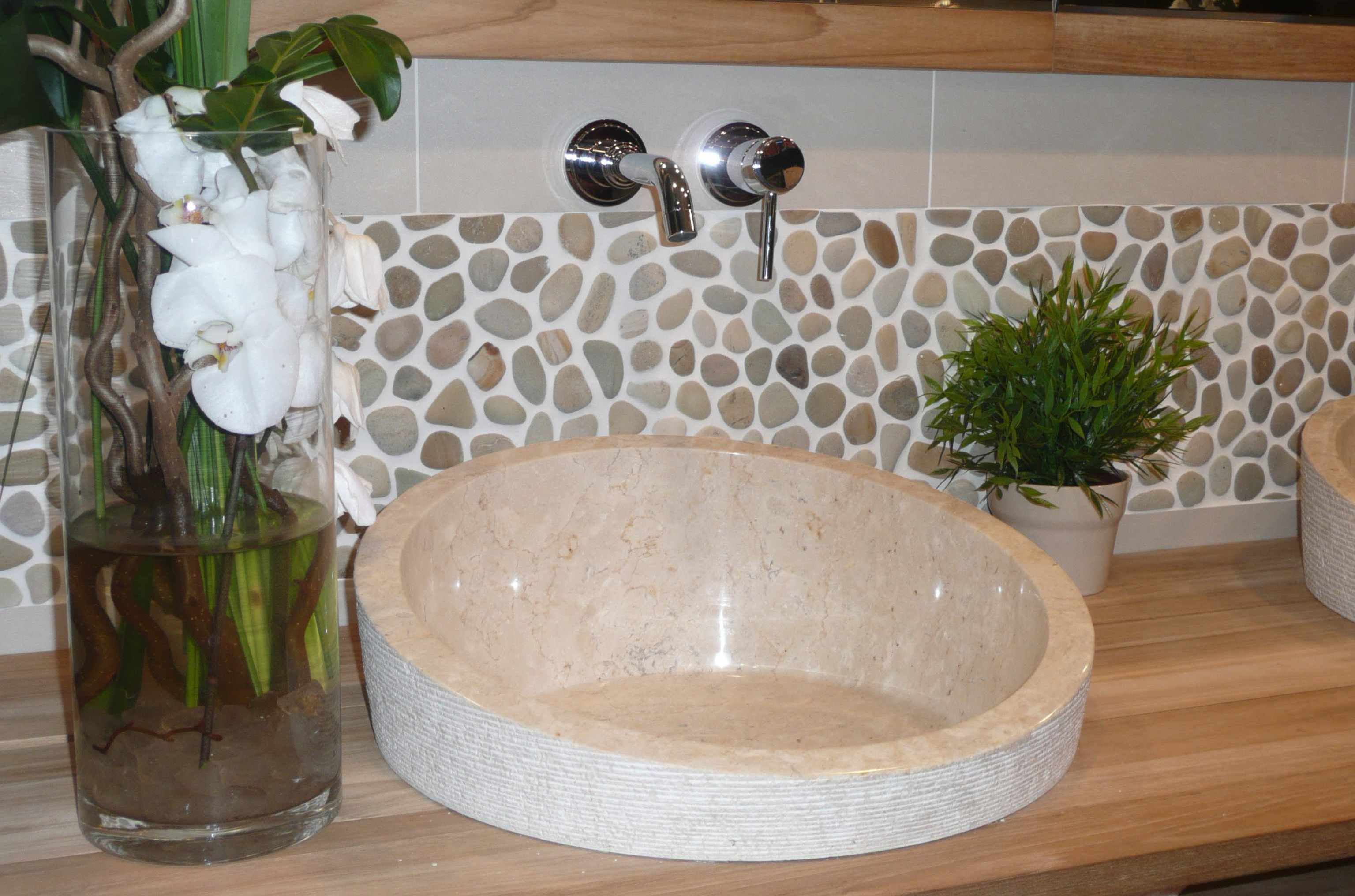 Salle de bain ardoise et galets – lombards