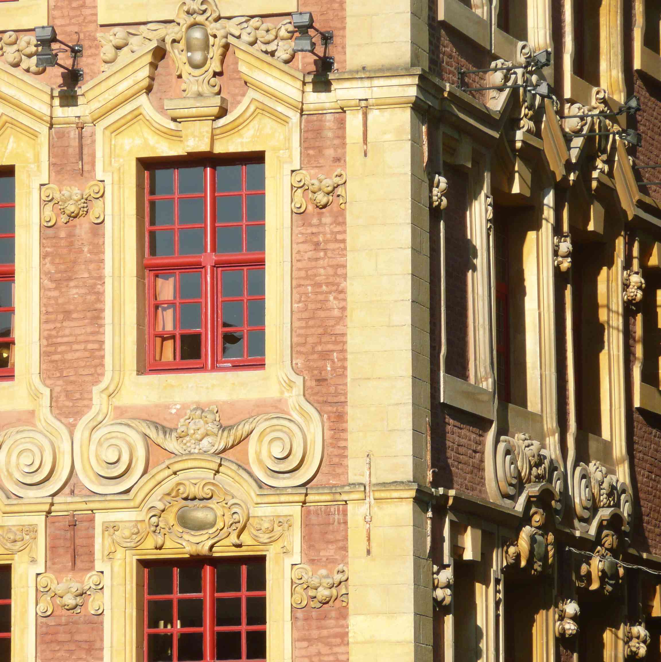 Lille Gd place rouge-jaune