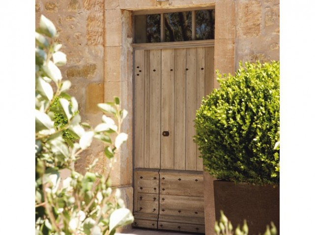 Porte a tablier-Relais chateau La Coquillade