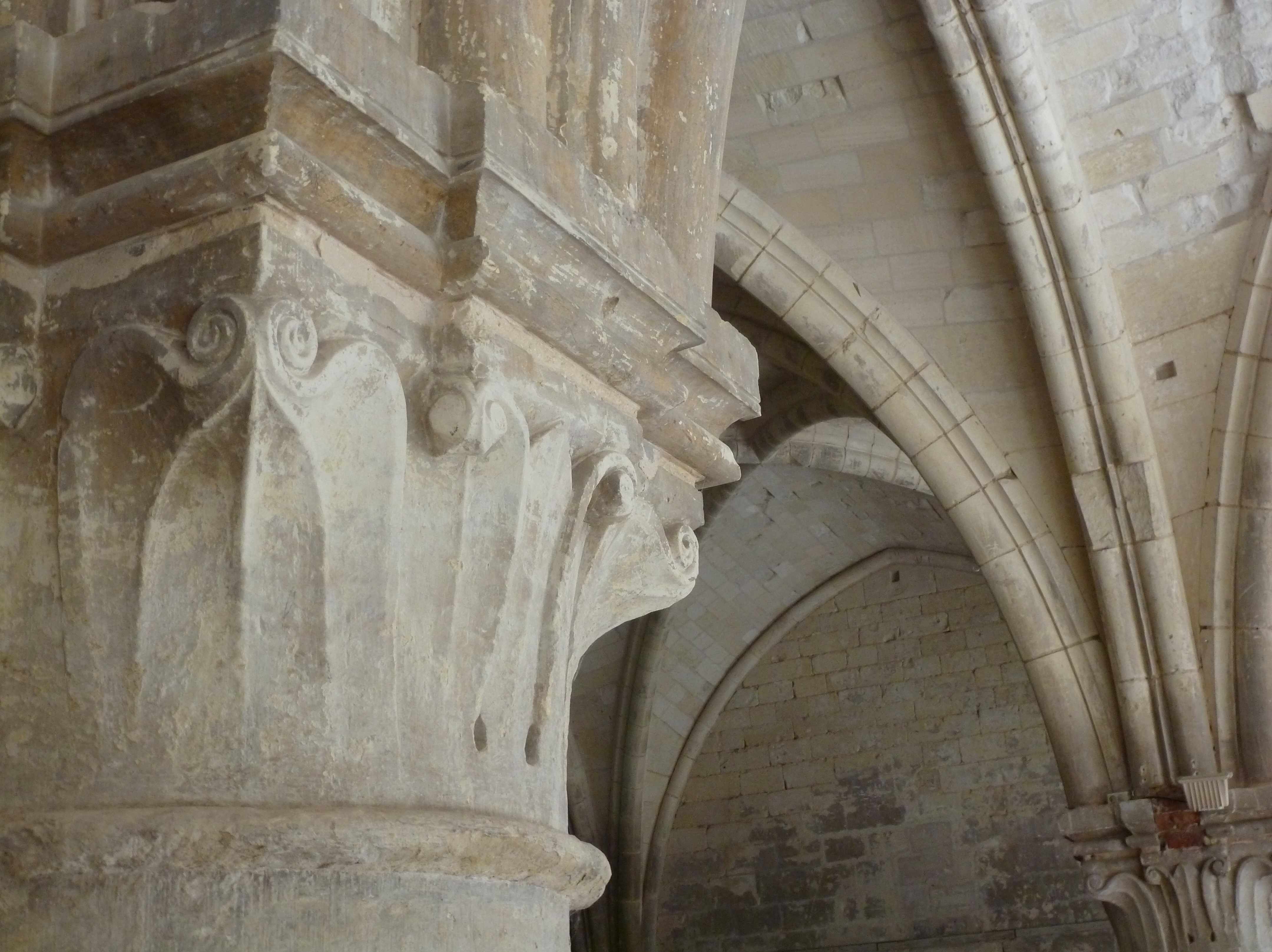 Abbaye Vaucelles salle capitulaire chapiteau