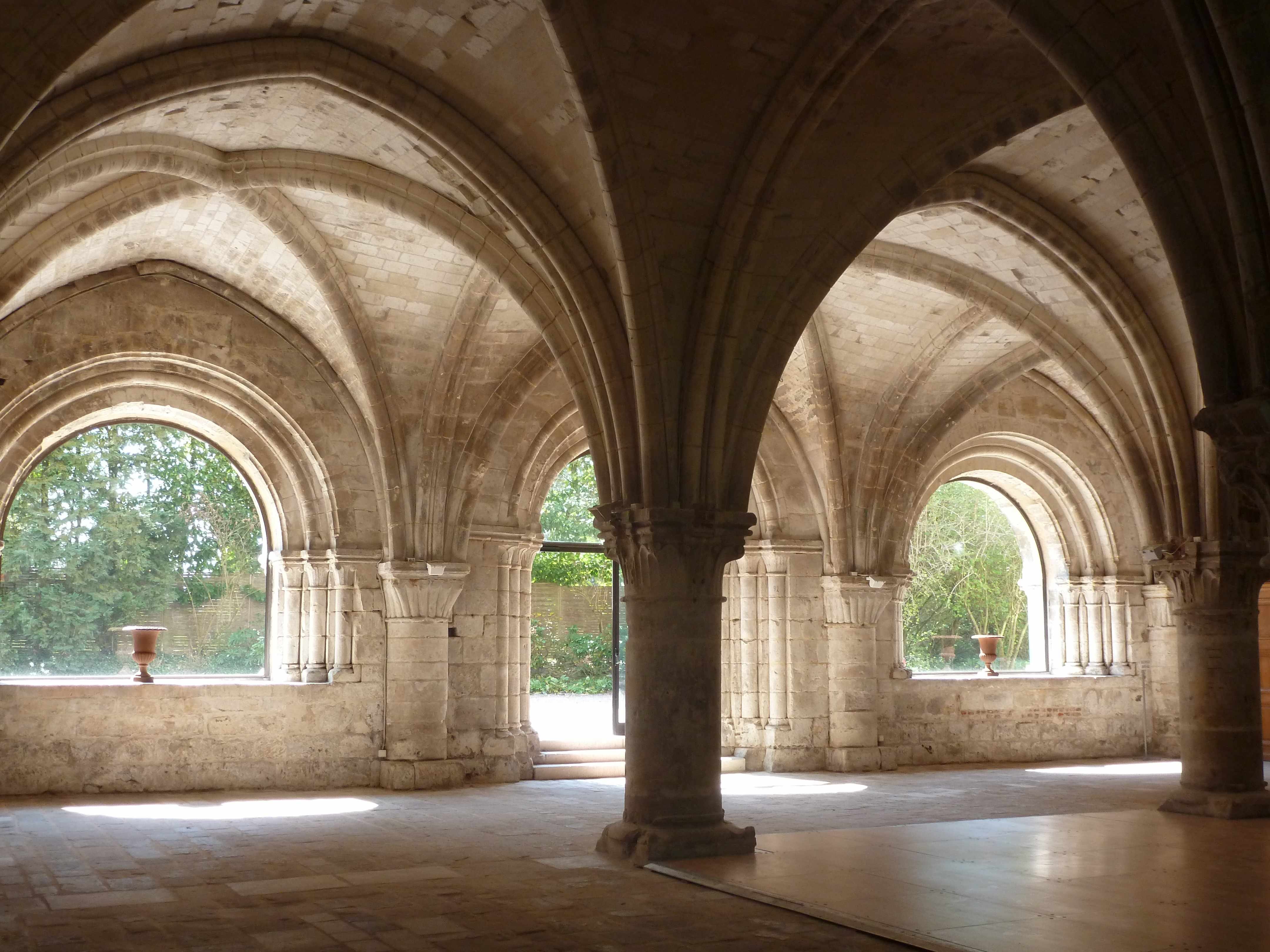 Abbaye Vaucelles salle capitulaire cloitre