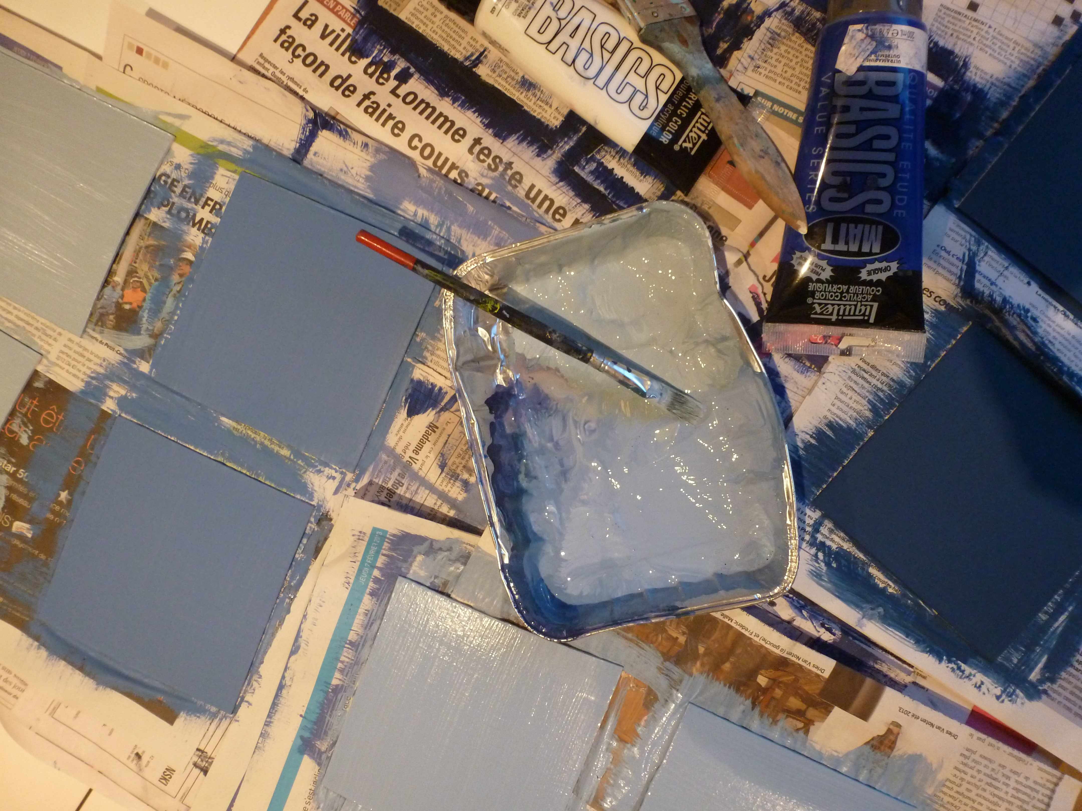A-W peinture carres bleus marque-table