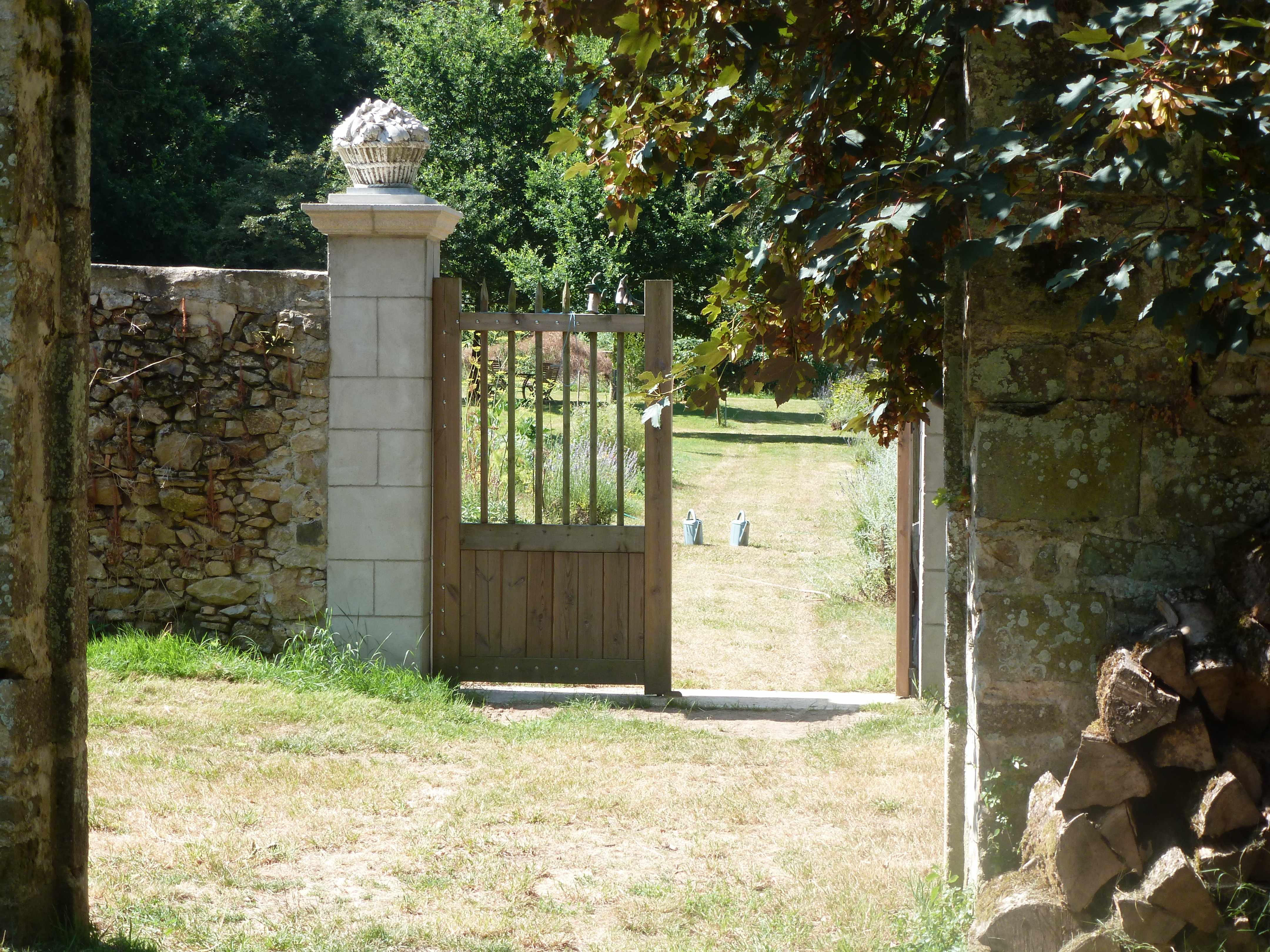 La Marronniere entree potager