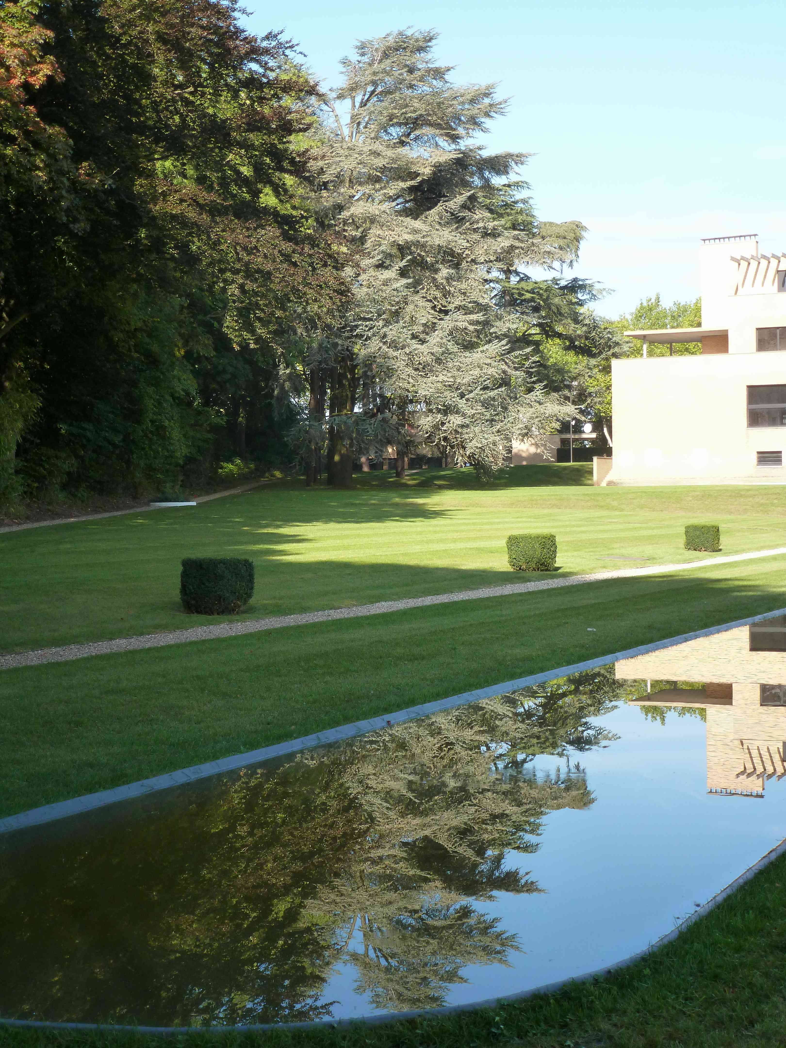 Villa Cavrois Croix 09-2013 jardin piece-d-eau