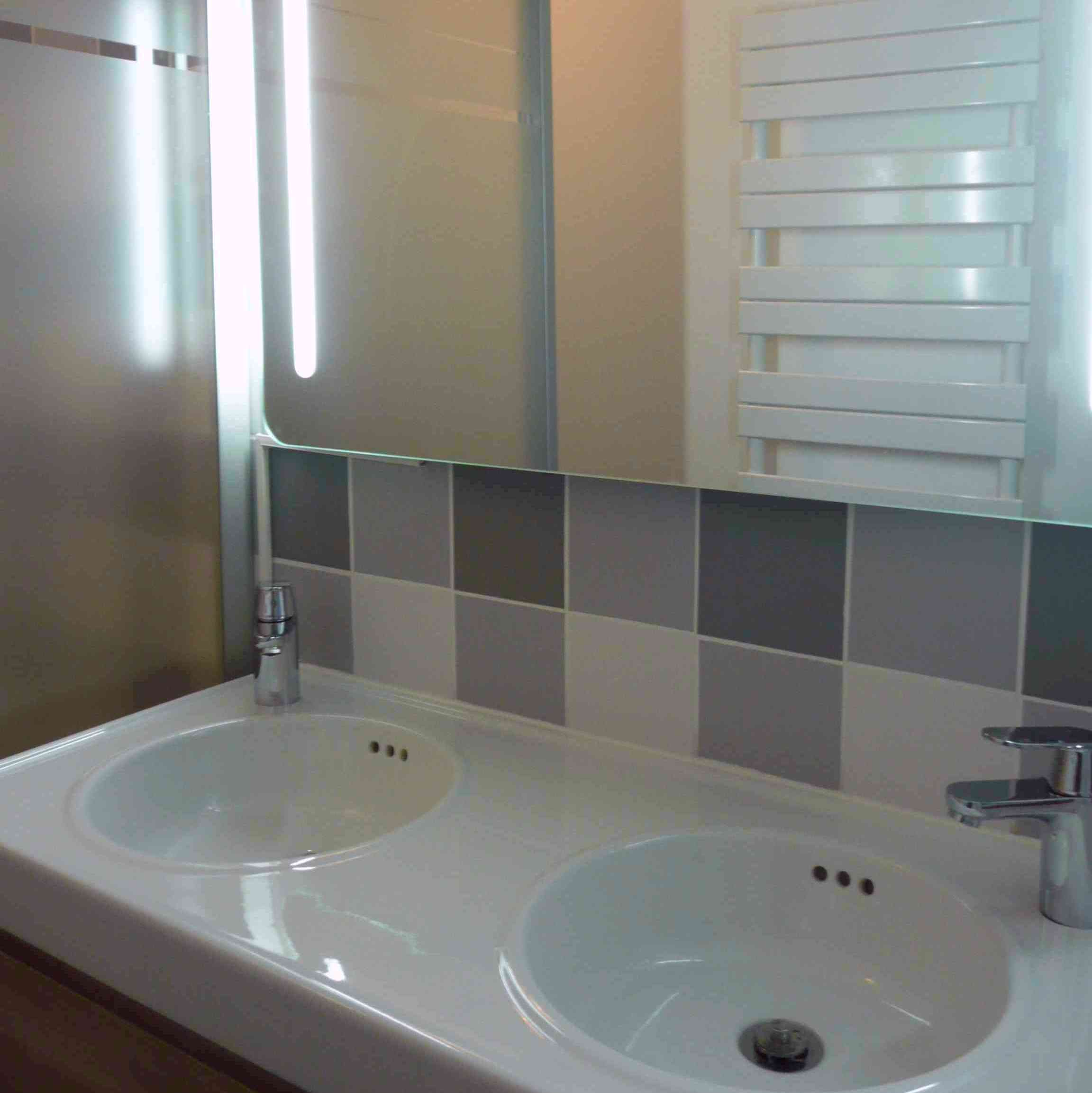 Salle de bain Lille double-vasque miroir-lumineux