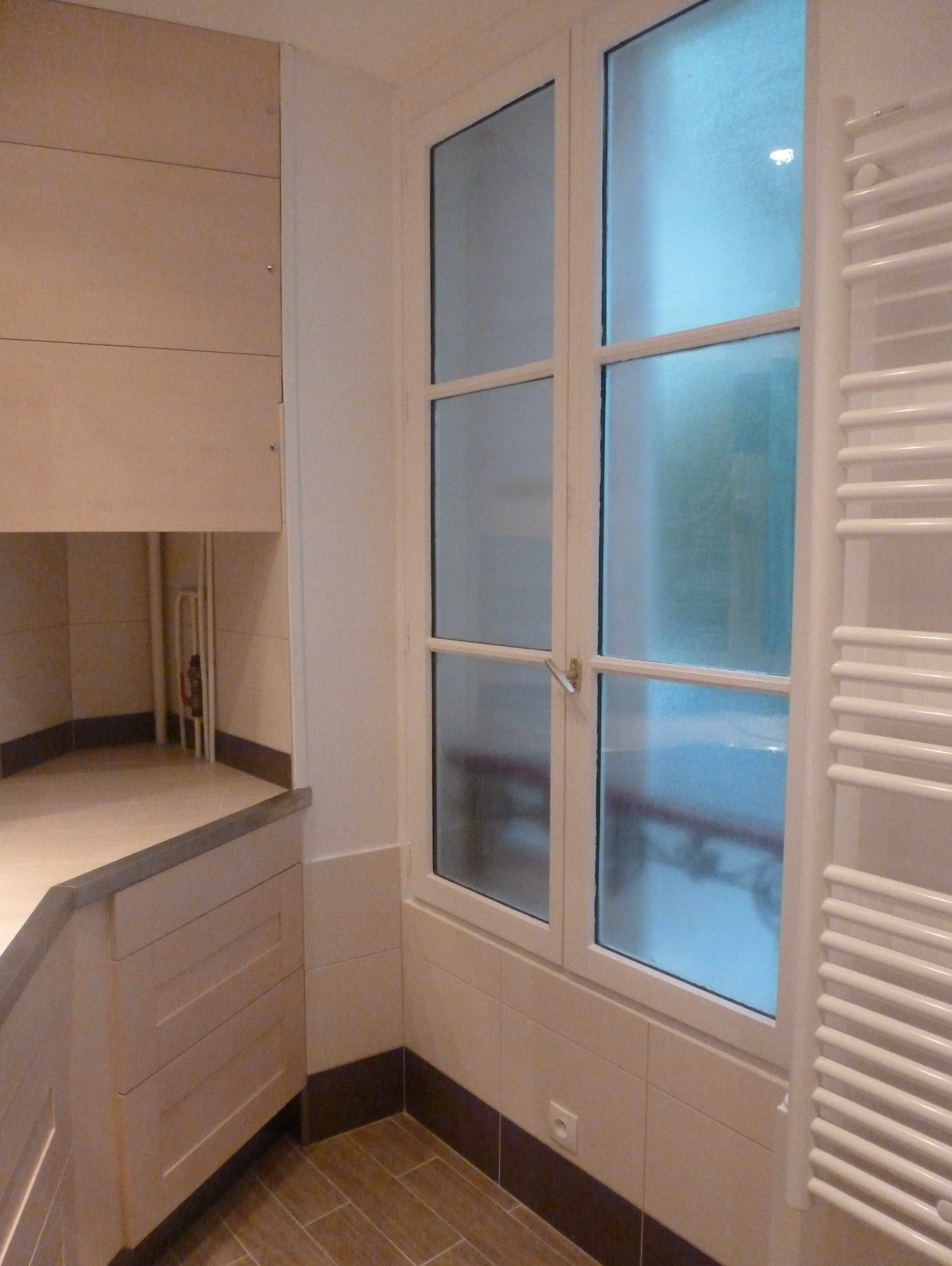 1 an, 3 salles de bain (2) : brun et blanc