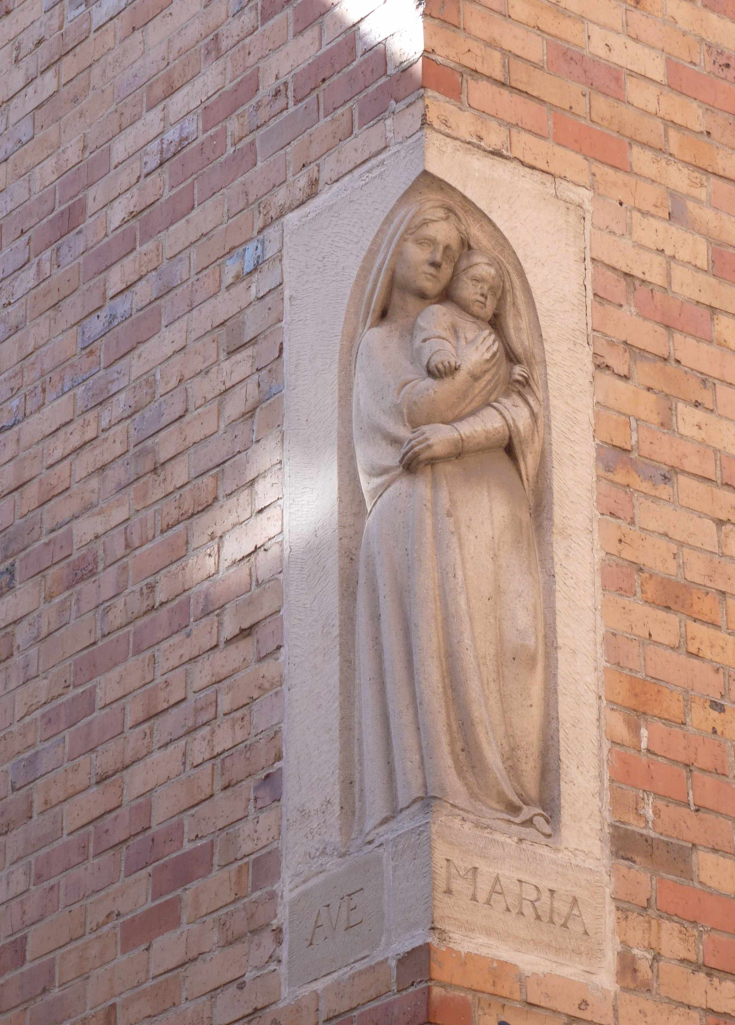 Statue Vierge Ave Maria Bruges 09-2013