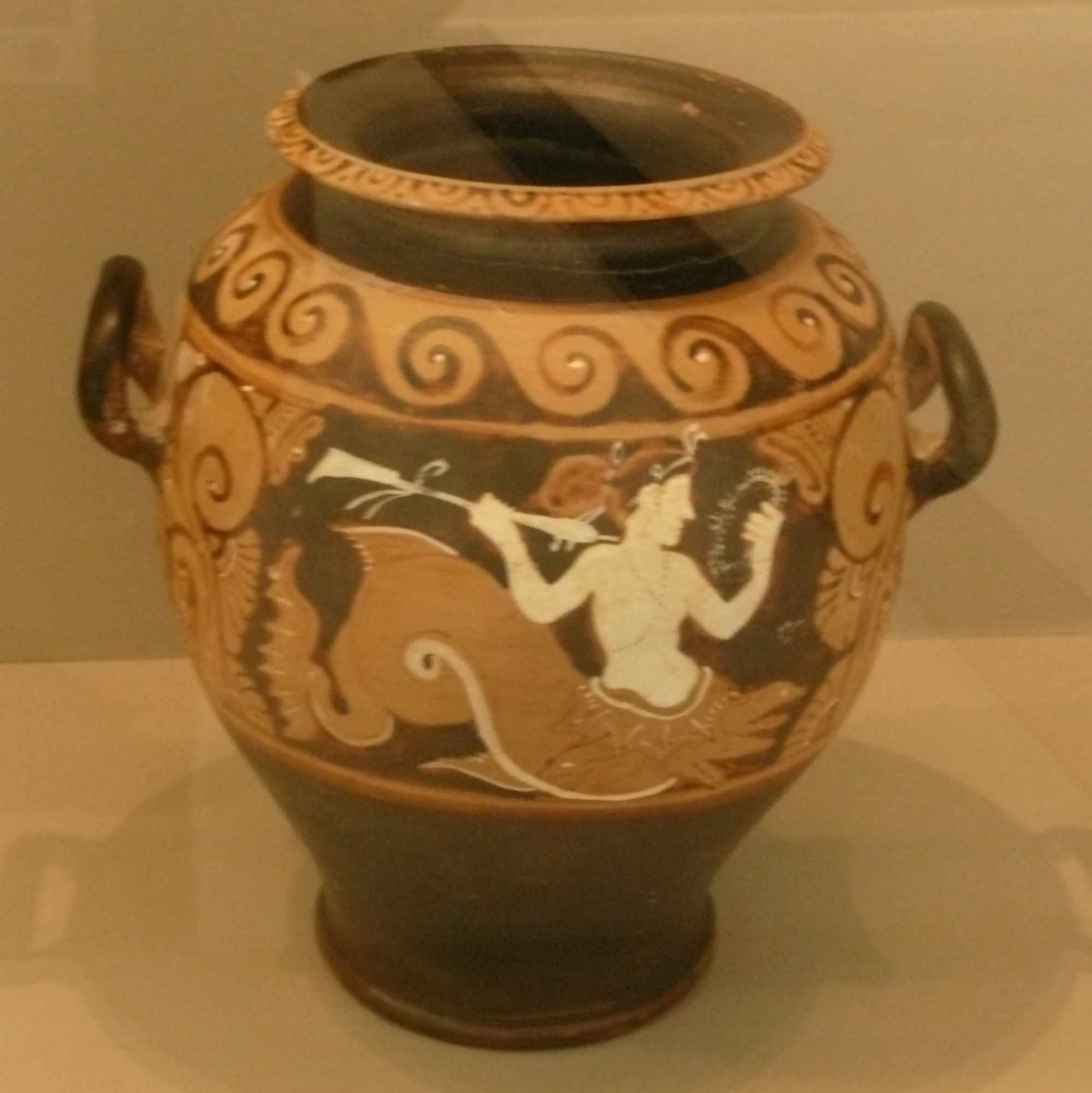 Stamnos vase 330-300AC Expo-Etrusques-Louvre-Lens-2014