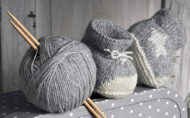 DIY-chaussons-bebe-gris-Mon-petit-nuage