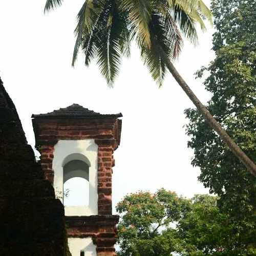 India eglise et palmier