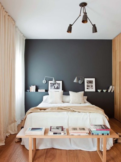 chambre_parentale_mur_noir_contraste_Planete-deco_Pinterest