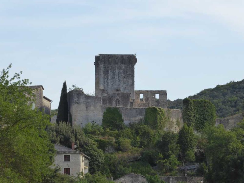 2019-08_Montclus_Gard _donjon