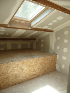 Chambre d'appoint avec Velux, au-dessus de la nouvelle SDE