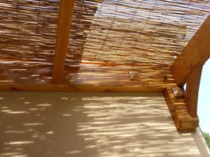 detail-pergola-avec-canisses-A-tous-les-etages-2016