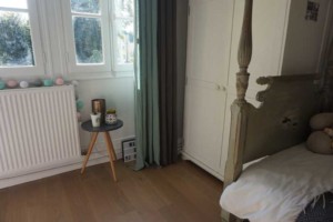 Chambre Bertille Après : nouveau parquet foncé