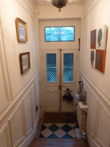 Versailles 2016 - L'entrée vue du haut de l'escalier, avant rénovation
